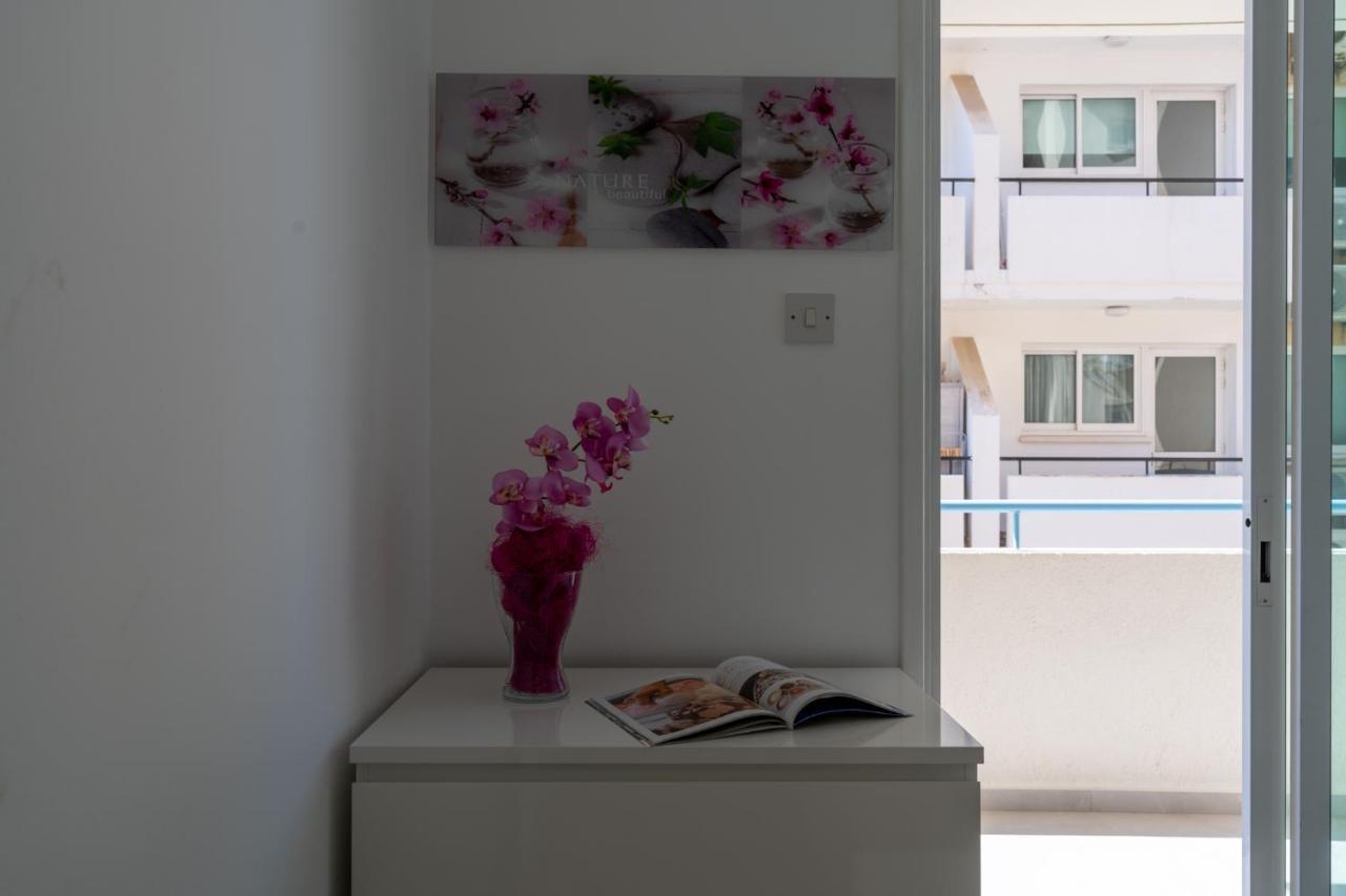 Andrea 3-Bedroom Apt In Mackenzie 拉纳卡 外观 照片