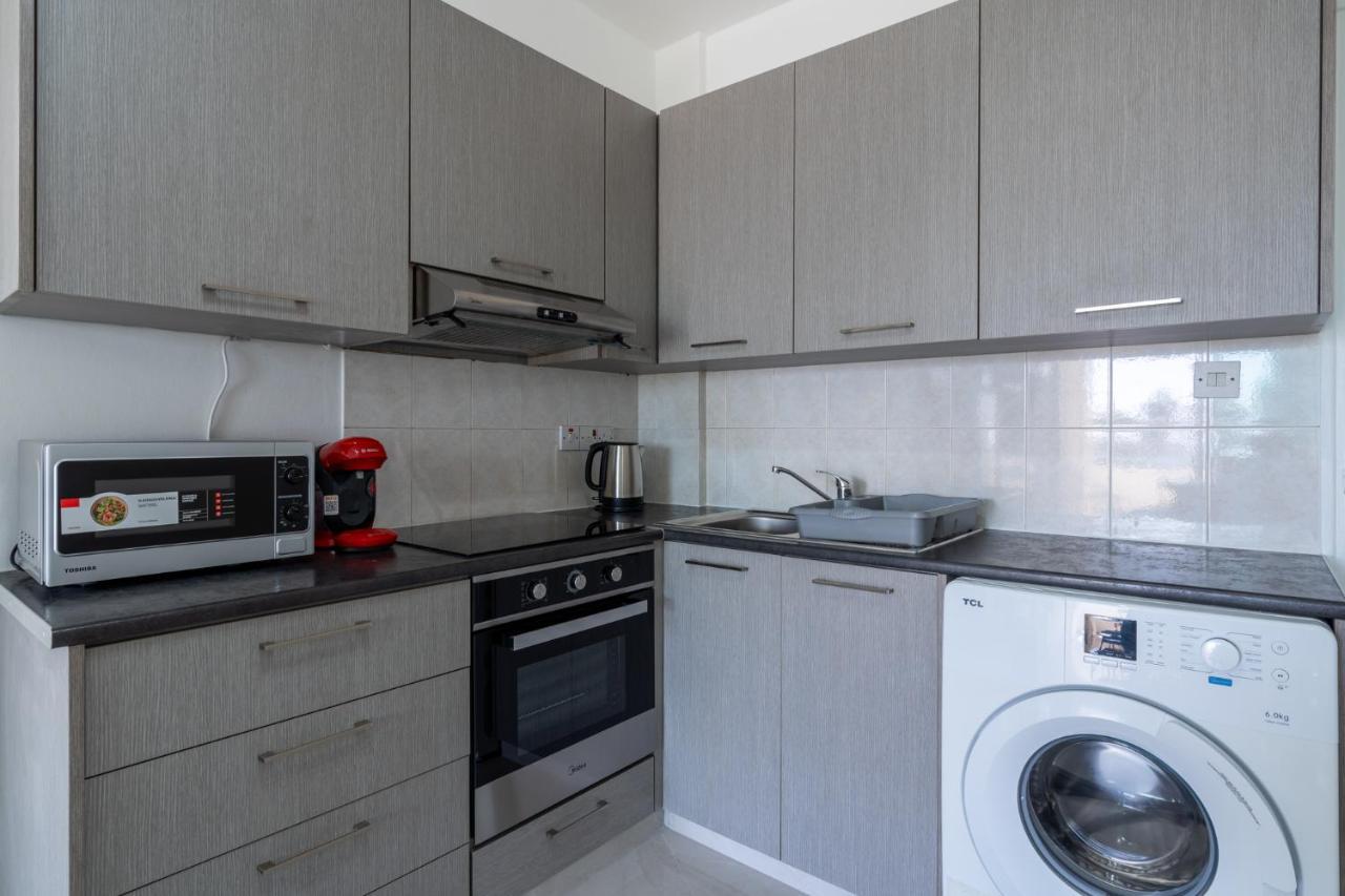 Andrea 3-Bedroom Apt In Mackenzie 拉纳卡 外观 照片