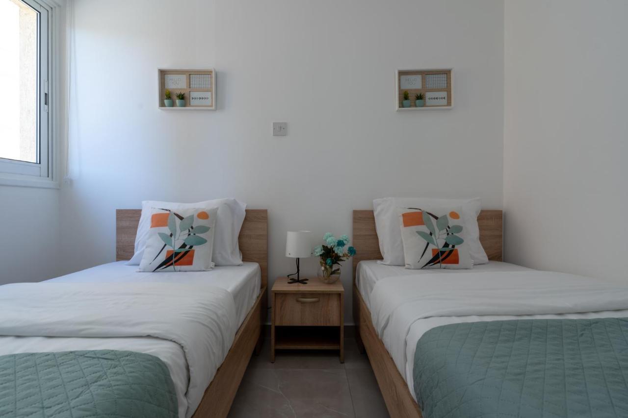Andrea 3-Bedroom Apt In Mackenzie 拉纳卡 外观 照片