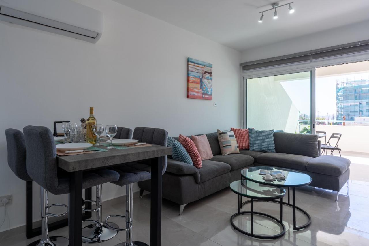 Andrea 3-Bedroom Apt In Mackenzie 拉纳卡 外观 照片